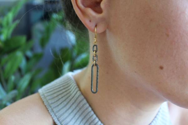 CHILL-LINK EARRINGS - Image 2