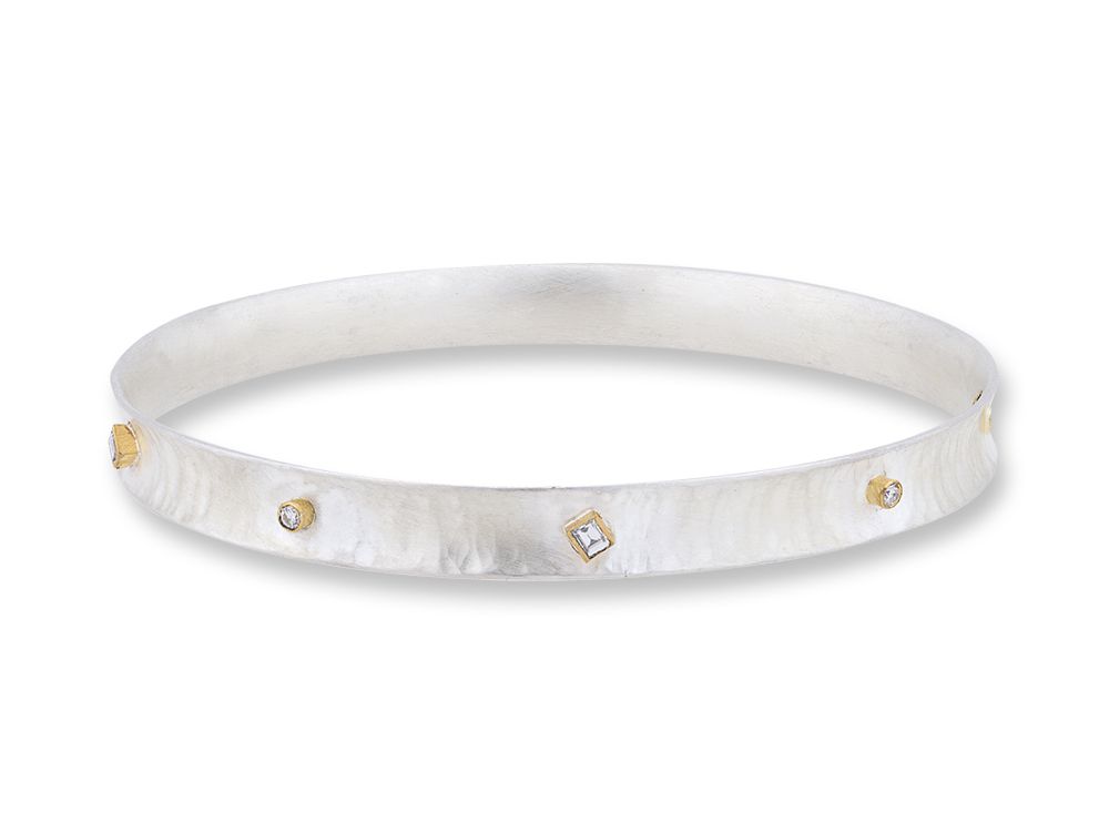 INVERSION BANGLE
