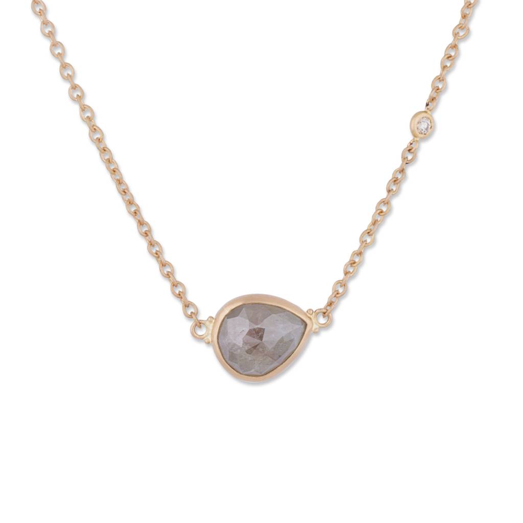 SOLENE PEACH GLOW NECKLACE