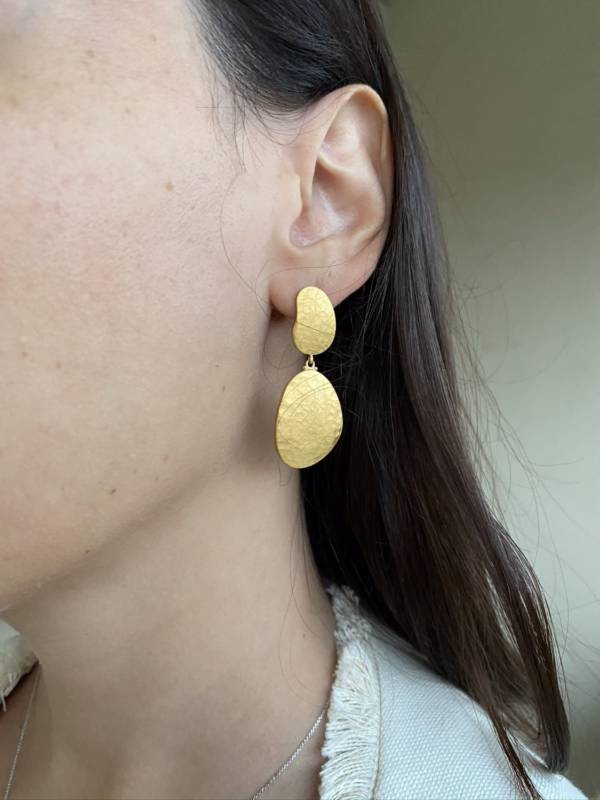 HAMMERED DOUBLE DROP EARRINGS - Image 3