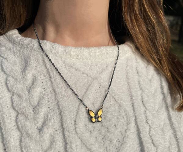 BUTTERFLY VALLEY NECKLACE - Image 3