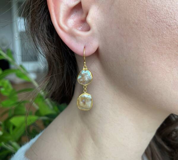 KARIN "LATTE" EARRINGS - Image 2
