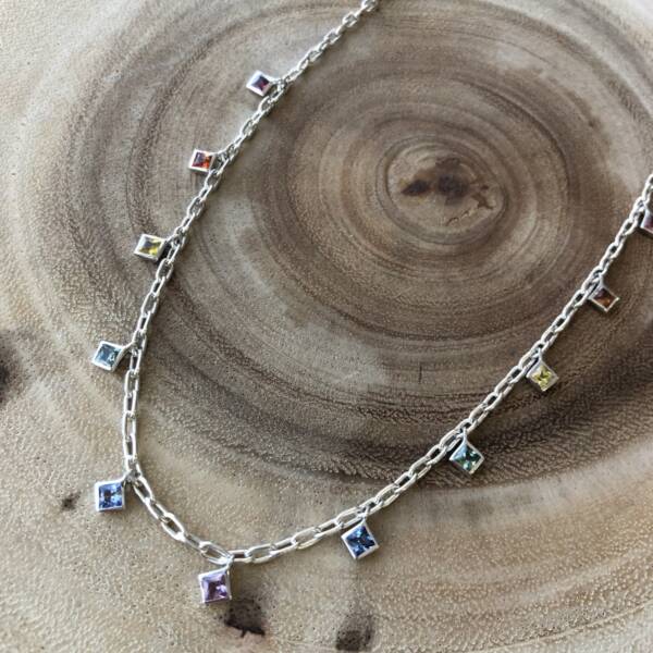 PRISMIC NECKLACE - Image 3