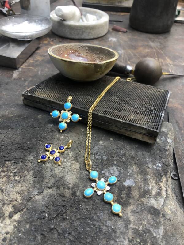 SLOANE CROSS PENDANT - Image 4