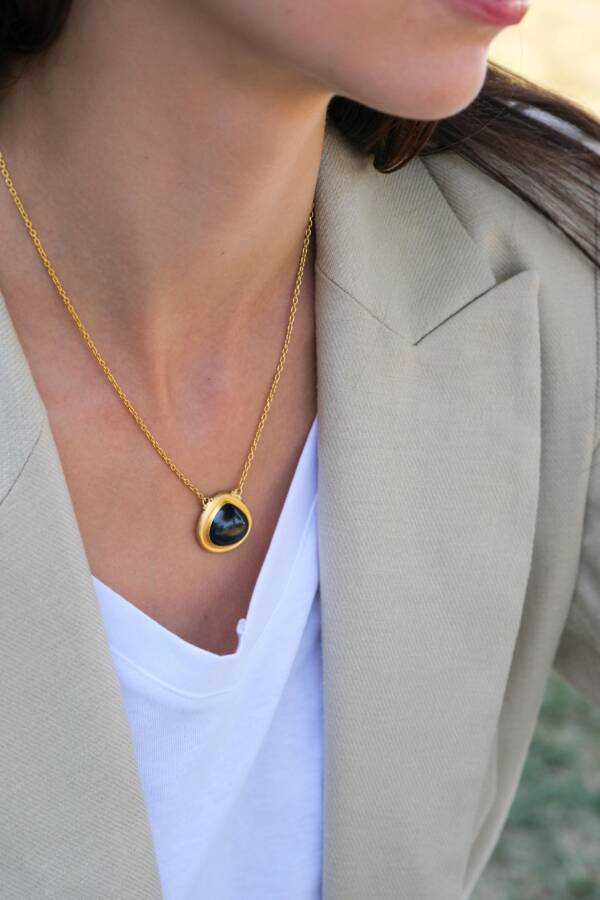JELLYBONBON PEAR SHAPE LONDON BLUE TOPAZ NECKLACE - Image 3