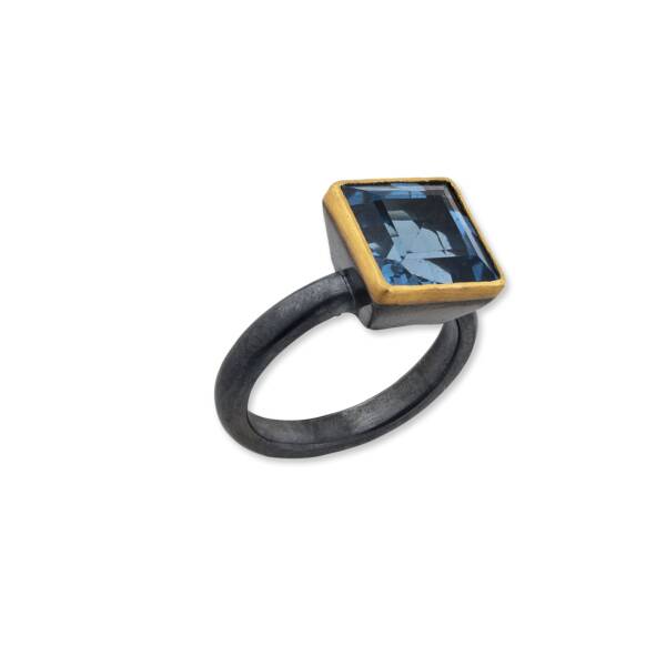 THAMES LONDON BLUE TOPAZ RING