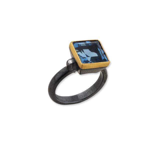 THAMES LONDON BLUE TOPAZ RING W/DIAMOND