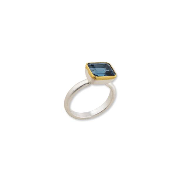 THAMES LONDON BLUE TOPAZ RING
