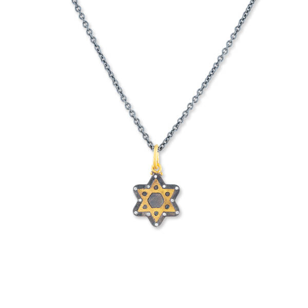 CHASE PENDANT