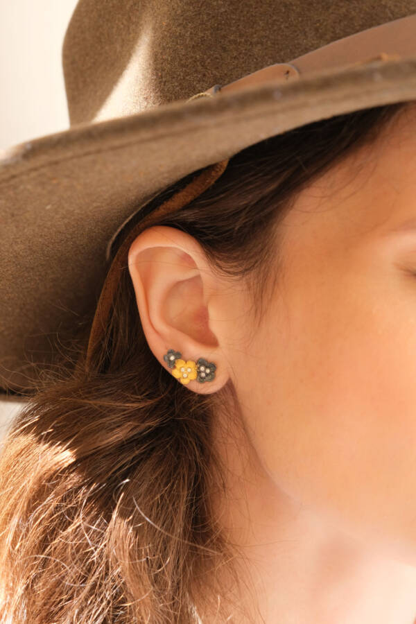 BUTTERCUP GOLD&OXI  DIAMOND EARCLIMBERS - Image 2