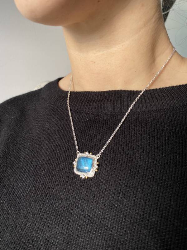 MOONDANCE NECKLACE - Image 3