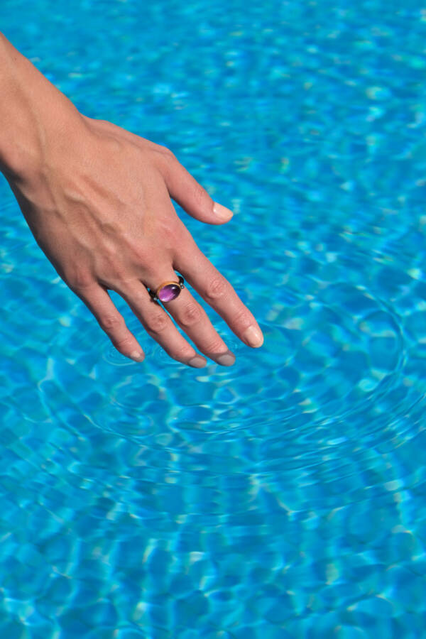RAJASTHAN OVAL CAB AMETHYST RING - Image 3