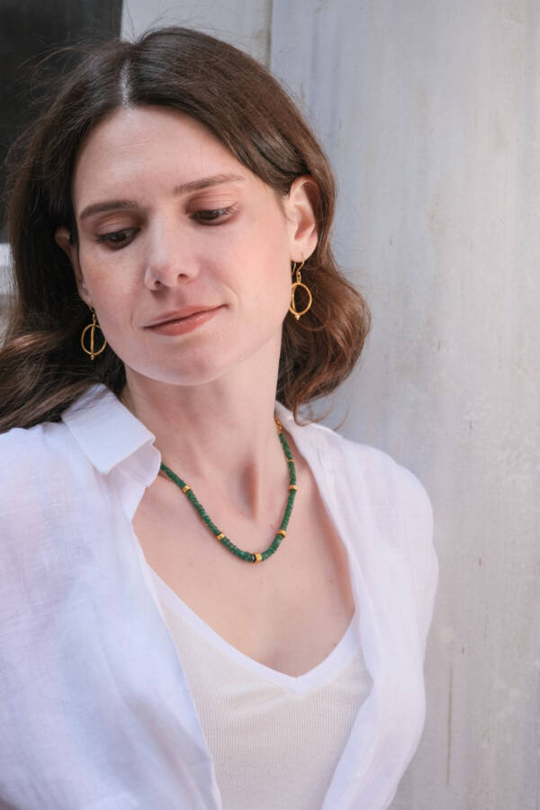 SARAH RUSTIC FACETED EMERALD BEAD NECKLACE - Image 3