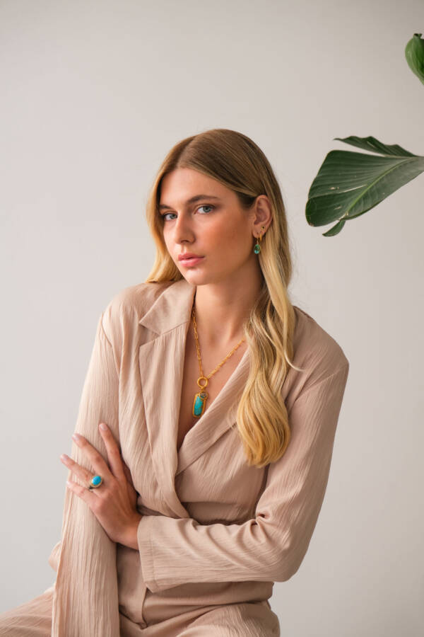 MINI SLOANE EMERALD STUDS - Image 3