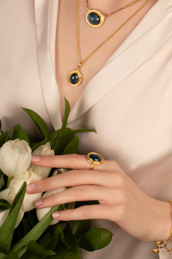 SLOANE OVAL LONDON BLUE TOPAZ PENDANT - Image 2