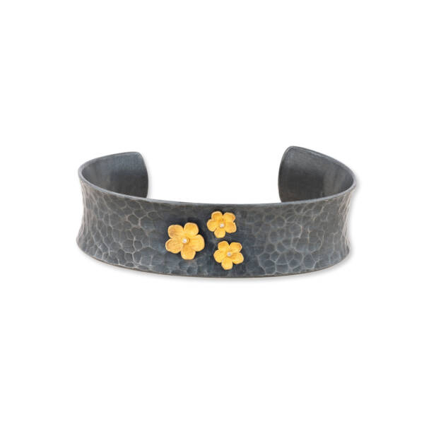 3 BUTTERCUP BOUQUET CUFF, 16MM