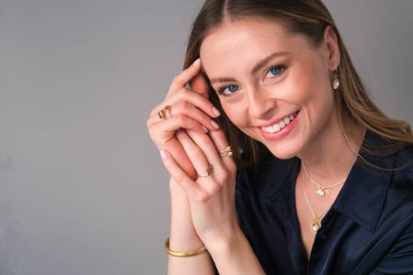 SHELLY EARRINGS W PEARLS - Image 2