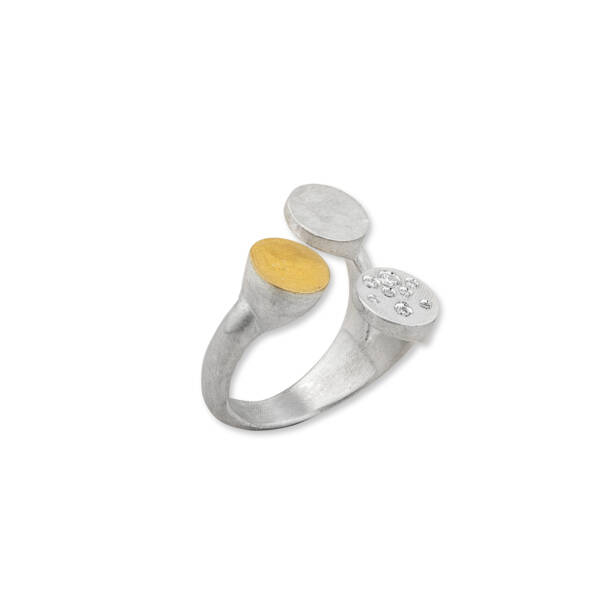 DORA RING W/SPRINKLED DIAMONDS